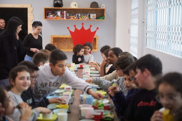 Festa de aniversário com um nche divertido
